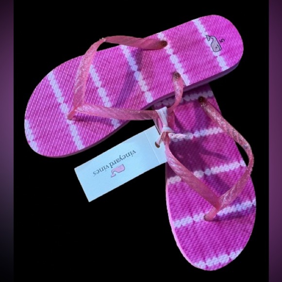 NWT Vineyard Vines flip flops, wms sz 5 - Picture 1 of 3